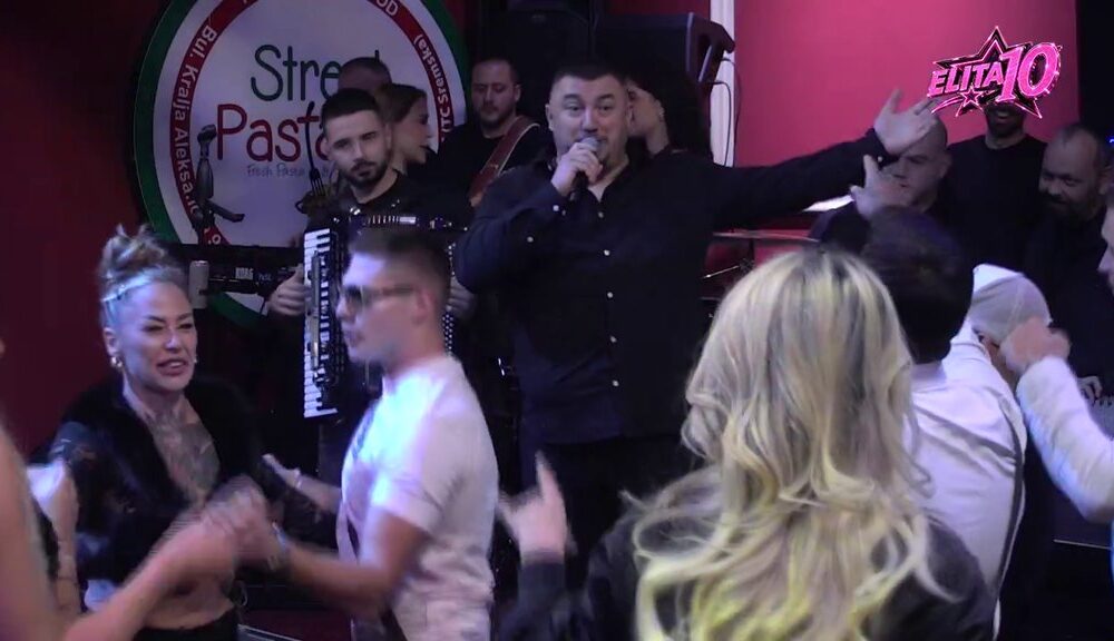 ATMOSFERA ZA PAMĆENJE U BELOJ KUĆI: Zoki Ferari podigao učesnike na noge, svi su čekali njegov nastup (VIDEO)