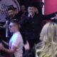ATMOSFERA ZA PAMĆENJE U BELOJ KUĆI: Zoki Ferari podigao učesnike na noge, svi su čekali njegov nastup (VIDEO)