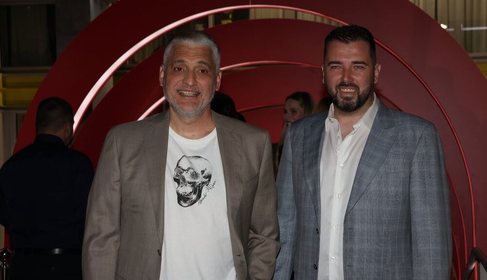 LUKSUZ NA VISOKOJ NOZI: Aleksandar Kos u centru pažnje zbog skupocenog BMW-a i sata, svi se pitaju odakle mu tolika sredstva (FOTO)