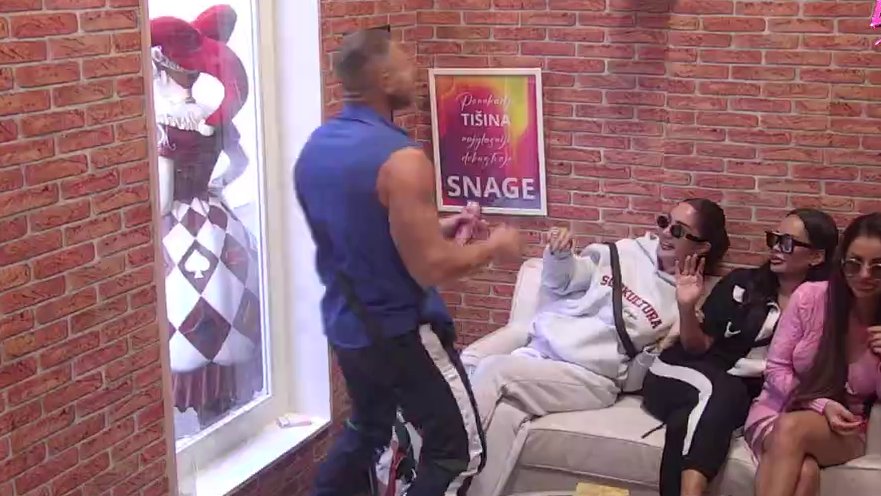 NAPETOST RASTE U BELOJ KUĆI: Mahir Pjanić izveo provokativan šou sa Anđelom Đuričić, reakcije takmičara iznenadile sve (VIDEO) – napad u Beloj kući