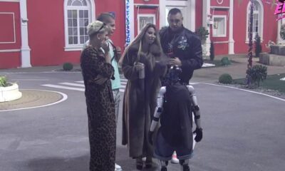 PORODIČNI PLES U BELOJ KUĆI: Toša čestitao Urošu i Karlu, a zadrugari zaboravili na sinove tokom slavlja (VIDEO) – Toša čestitke Urošu i Karlu