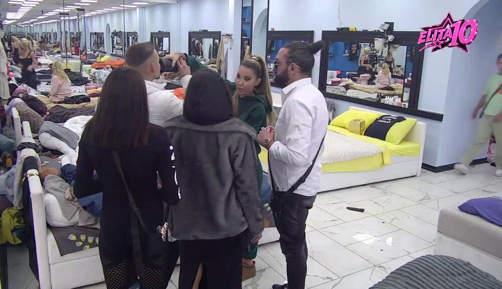 PREOKRET U BELOJ KUĆI: Aneli podelila Carevo piće sa učesnicima, reakcija svih ostavila bez reči (VIDEO) – podela Carevog pića