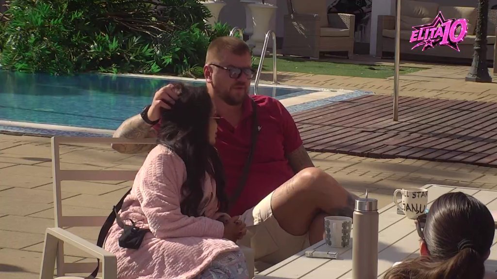 PREOKRET U ODNOSU JANJUŠA I SANDRE: Zadrugari gurnuli probleme pod tepih, njihova bliskost iznenadila sve (VIDEO)