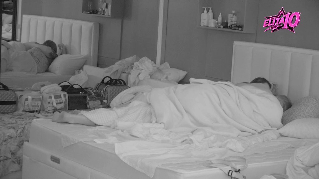 STRASTI NE JENJAVAJU U BELOJ KUĆI: Sandra i Janjuš ne mogu da se odvoje jedno od drugog, evo šta je usledilo posle žurke (VIDEO)