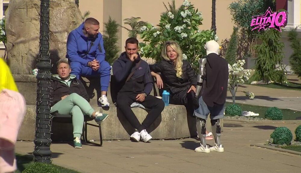 TRAČ PARTIJA U ELITI: Robot Toša upao među zadrugare nakon žurke, otkriveni svi detalji burne noći (VIDEO)