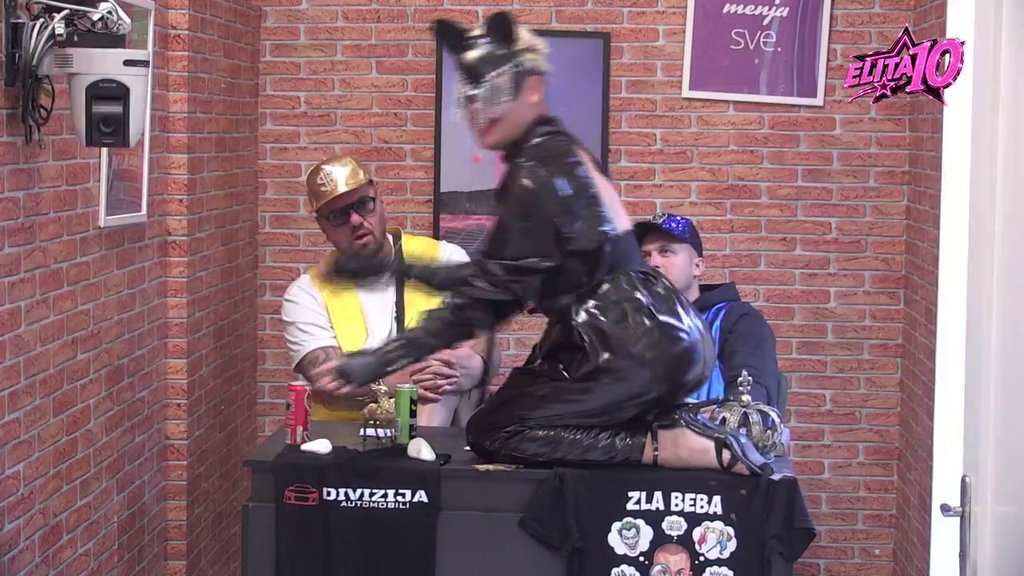 UROŠ ISPROVOCIRAO ANĐELU U ELITI: Imitacija iz Zadruge 6 ponovo podigla tenzije među zadrugarima (VIDEO)