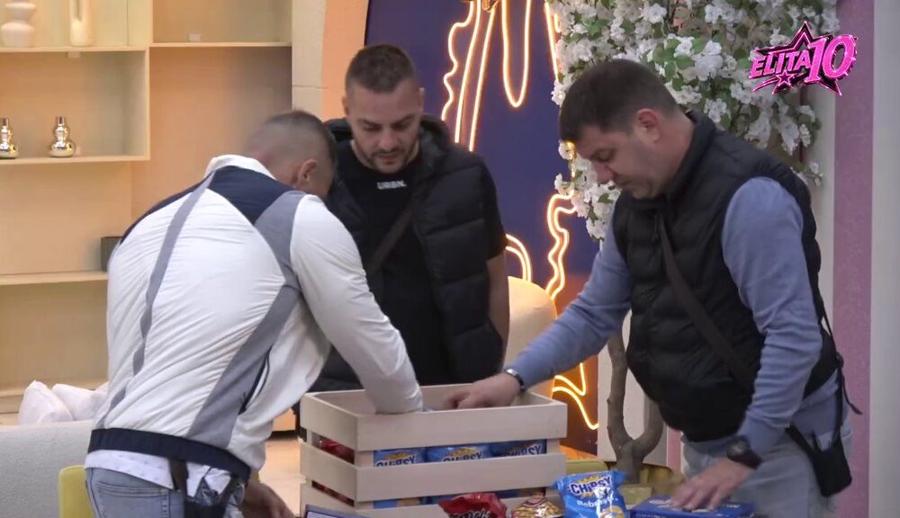 VELIKI ŠEF RAZMAZIO ODABRANE: Žurka u Beloj kući dobila poseban šmek zahvaljujući iznenađenju pred početak (VIDEO) – iznenađenje Velikog šefa u Beloj kući