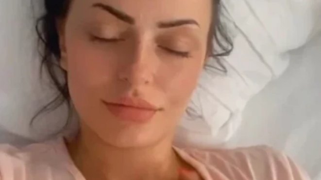 NOVA AGONIJA ZA JELENU BATOS: Bivša zadrugarka otvoreno o borbi sa bolešću, oglasila se iz bolnice (FOTO)