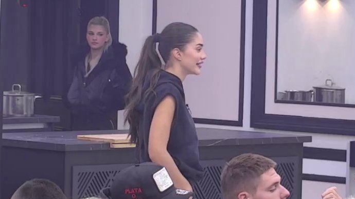 PREOKRET U ODNOSIMA ZADRUGARA: Karić i Anđela saznali za Osmanovu podršku, osmesi ne silaze sa lica (VIDEO) – podrška Osmana Karića