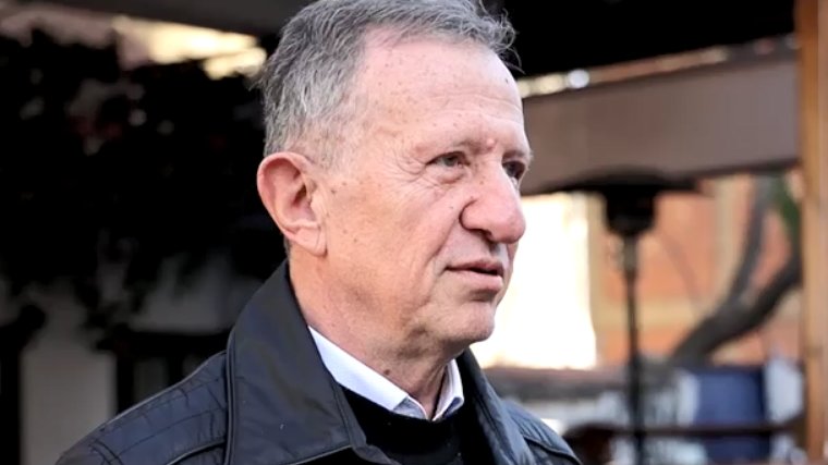 EMOCIJE PREPLAVILE TOPČIDERSKO GROBLJE: Žika Nikolić poslednji put ispratio suprugu, beli venac na kovčegu (FOTO) – poslednji ispraćaj supruge Žike Šarenice