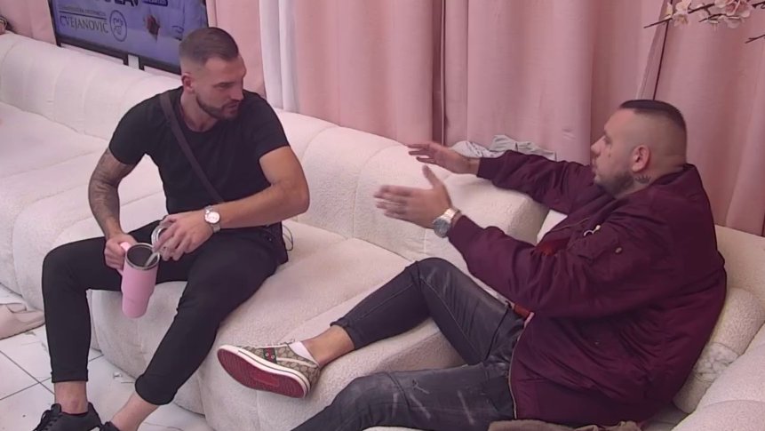 OSMAKČIĆ U ŠIFRAMA TESTIRAO CARA: Razgovor o pozivu i Anđeli Đuričić otkrio nove detalje (VIDEO)