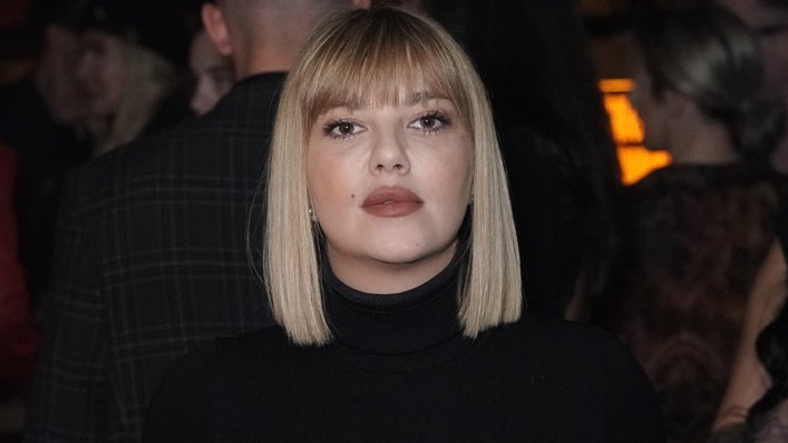 SKRHANA EMOCIJE NA NOVOM GROBLJU: Kija Kockar se oprostila od Vladimira Vuletića, otkrila šta ju je najviše pogodilo (FOTO) – kremacija Vladimira Vuletića