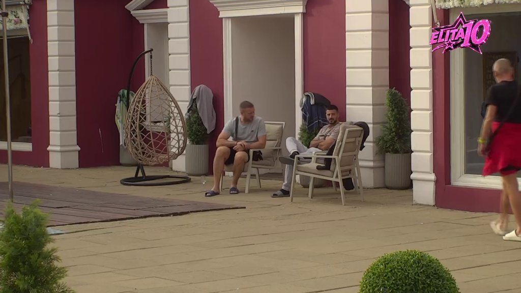 PRESEKAO PRIJATELJSTVO BEZ DLAKE NA JEZIKU: Tošić otpisao Biljanu, a sa Trifkom otvorio dušu o cimerima (VIDEO) – Tošić presekao prijateljstvo