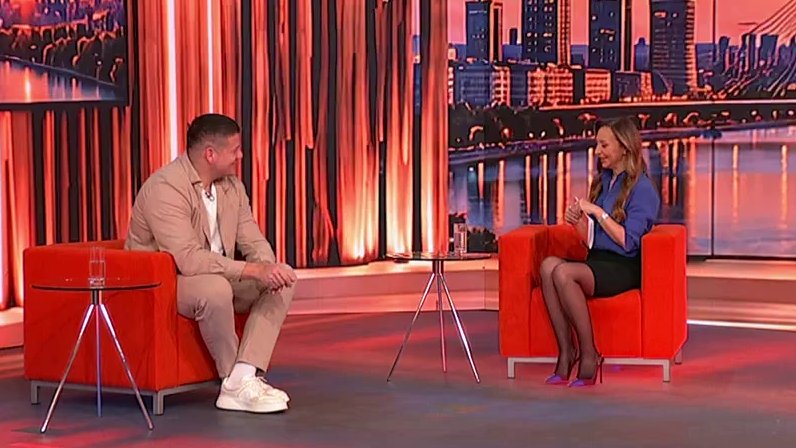 EMOCIJE SU PREPLAVILE STUDIO: Sloba Radanović rasplakao Gocu Uzelac pesmom za njen poseban dan (VIDEO) – Sloba Radanović pesma