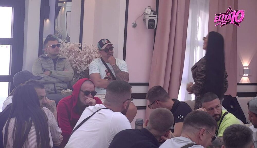 PORŠELINA UDARILA NA KARIĆA PRED SVIMA: Izjavila da je zaljubljen u Anđelu, a zatim ga pecnula za poruke – reakcije u Beloj kući ne prestaju (VIDEO)