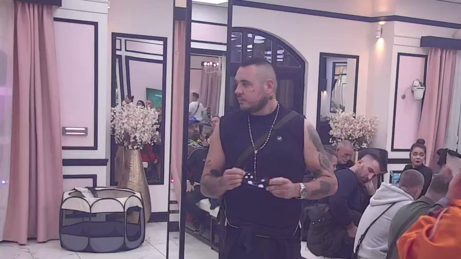 CAR NE MOŽE DA PREĐE PREKO ANELINE PROŠLOSTI: Filip Car priznao sve u Beloj kući, a Aneli Ahmić ostala bez reči pred zadrugarima (VIDEO)
