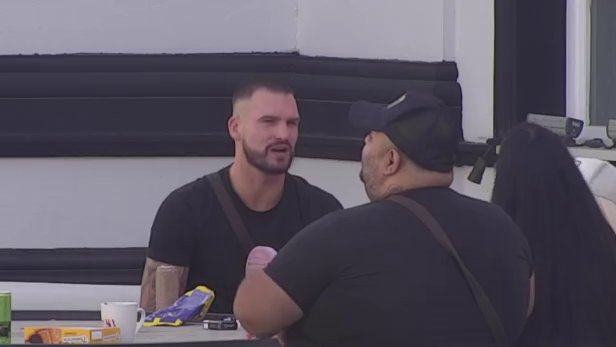 OSMAKČIĆ DRŽI LEKCIJU O ISTORIJI ILI SHOW: Poršelina se našla na udaru pitanja, a odgovori iznenadili sve (VIDEO)