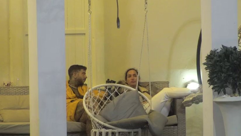 NOVI KORAK ZA FILIPA I LAURU: Đukić preuzeo ulogu učitelja, Prgomet uči ćirilicu i otkriva žargon (VIDEO) – učenje ćirilice u Beloj kući