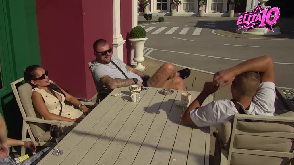 PRIZNANJE KOJE JE SVE ZBUNILO: Burek otvorio dušu Janjušu i otkrio detalje iskustva pre Elite (VIDEO) – iskustvo pre Elite
