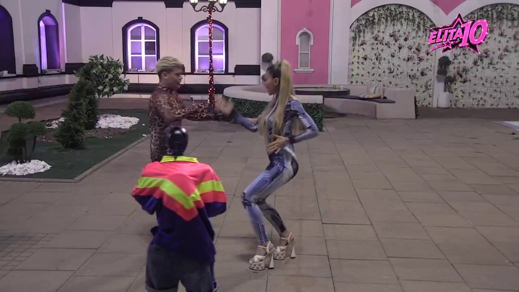 ROBOTSKI PLES ZADRUGARA POKRENUO BELU KUĆU: Aneli i Uroš priredili Toši performans, zadrugari oduševljeni reakcijom (VIDEO) – robotski ples zadrugara u Beloj kući