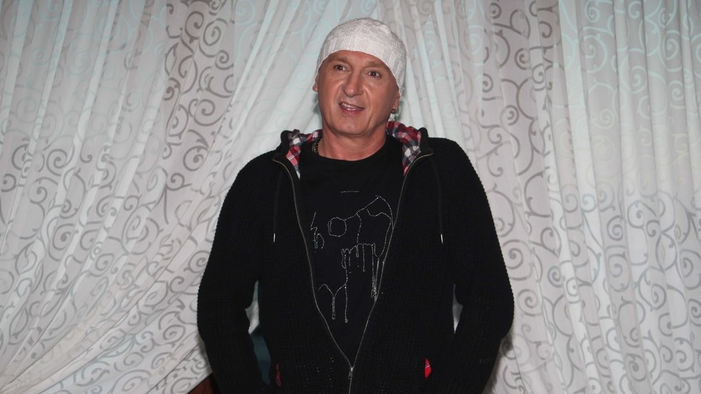 VELIKI PREOKRET U PRIVATNOM ŽIVOTU PEVAČA: Miki Mećava dobio ćerku u 64. godini i iznenadio prijatelje (FOTO) – Miki Mećava ćerka