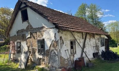 KONTRAST DETINJSTVA I ZUBA VREMENA: Milan Bosiljčić pokazao staru kuću porodice, zidovi ispucali, fasada se ruši (FOTO) – porodična kuća Milan Bosiljčić