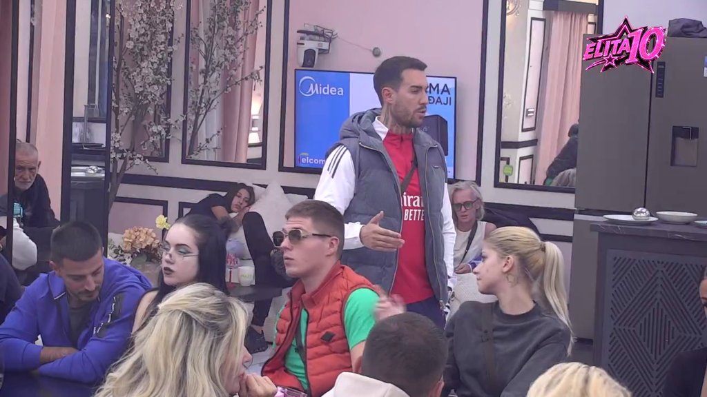 MATEJA IZGUBIO STRPLJENJE U ELITI: Poručio Sandri i Janjušu da rešavaju svoje probleme, evo šta je rekao pred svima (VIDEO) – Mateja Matijević Elita