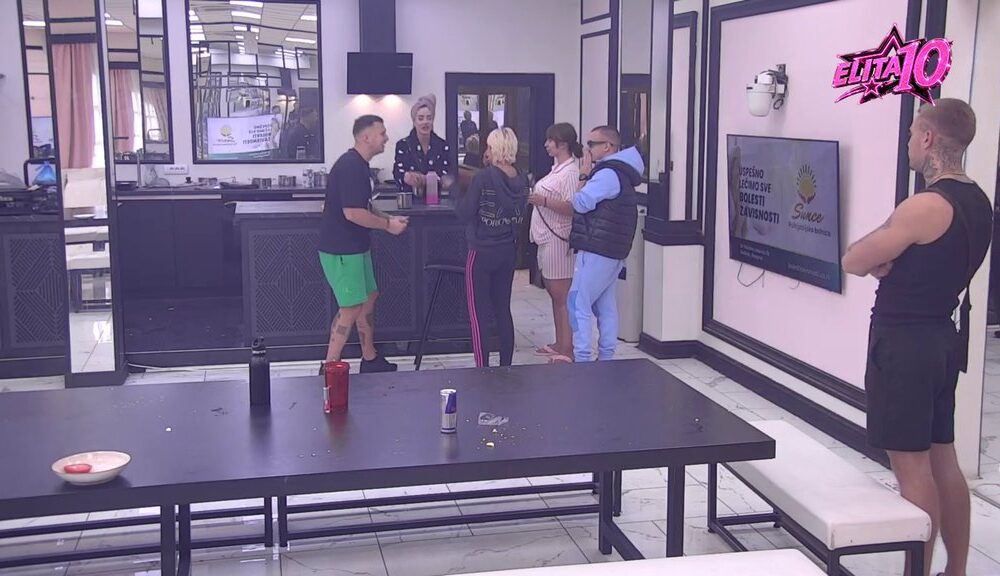 MILJANA IZGUBILA STRPLJENJE ZBOG JASENKE: Zadrugarka reagovala zbog razgovora sa Anđelom, pa povela je na zajedničku molitvu (VIDEO) – razgovor sa Anđelom