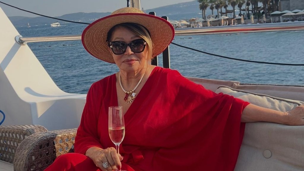 NE MOŽE SE SAMO ZATEZATI U SALONIMA: Neda Ukraden otkrila pravu tajnu vitke linije, evo šta zapravo radi svakog dana (FOTO) – tajna vitke linije Nede Ukraden
