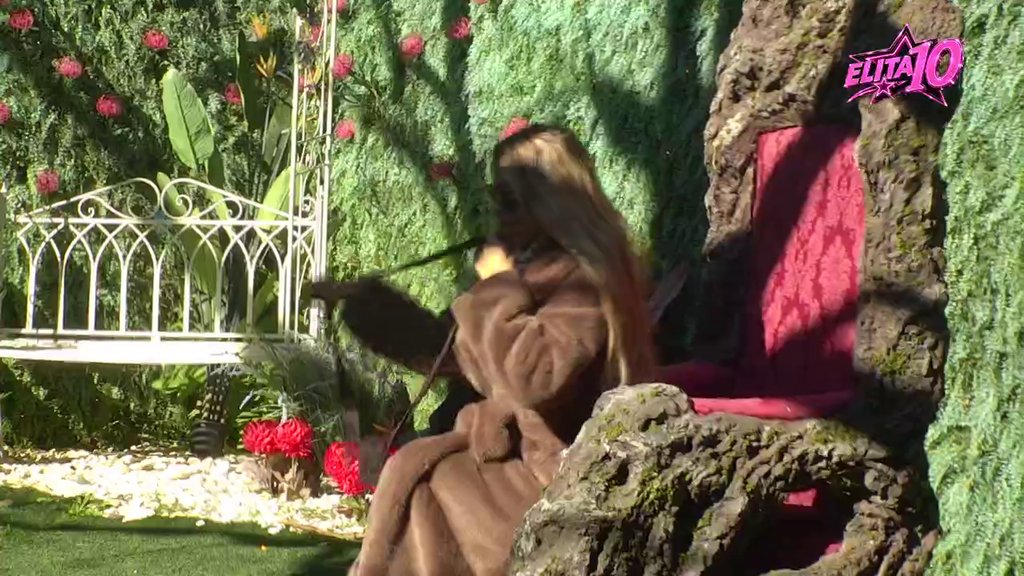 SVE OČI UPRTE U ANELI U RAJSKOM VRTU: Zadrugarka sprema priznanje koje bi moglo da promeni tok igre (FOTO) – Aneli Ahmić u Rajskom vrtu