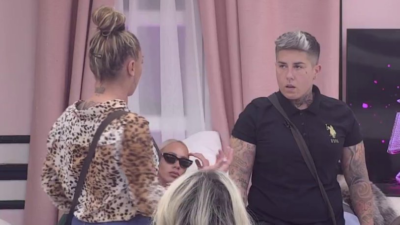 ŽESTOK SUDAR ZA CRNIM STOLOM: Jovana Tomić Matora i Biljana Čavlin u žaru sukoba, učesnici ih stavili na stub srama (VIDEO) – sukob Matora i Biljana