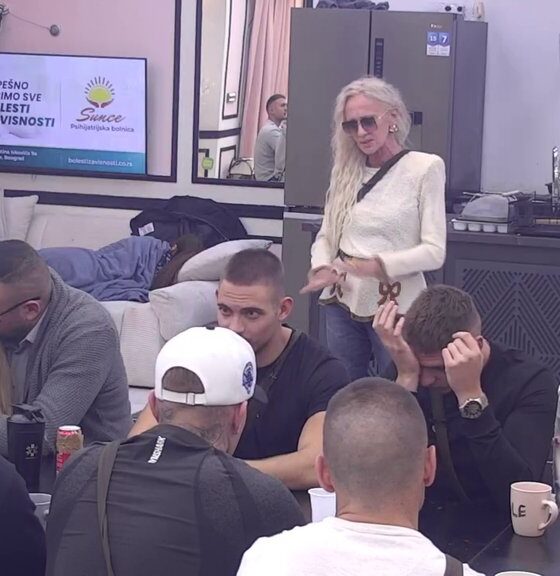 BEBA DOL UDARILA NA ANĐELU TOKOM NOMINACIJA: Detaljno joj zamerila odnos sa Jasenkom i Burekom, a potom poslala jasnu poruku pred svima (VIDEO) – Bebi Dol nominacije