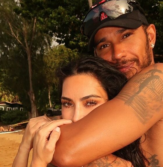 MASKE PADAJU U LJUBAVNOM ŽIVOTU KIM KARDAŠIJAN: Otkrila da partner ispunjava svih 55 kriterijuma, a svi se pitaju – da li je to Luis Hamilton? (FOTO) – Kim Kardašijan i Luis Hamilton