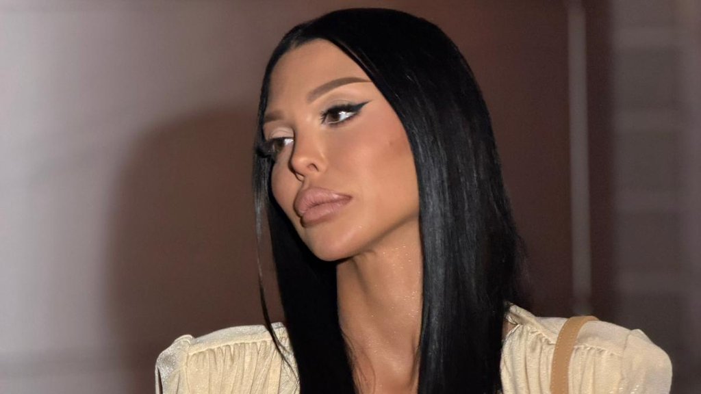 MASKE PADAJU OKO MAJE MARINKOVIĆ: Otkrivena cifra koju je potrošila na izgled, a njene godine su iznenadile mnoge (FOTO) – Maja Marinković i zahvati na izgledu