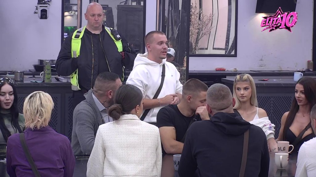 ŽESTOK OBRAČUN ZA STOLOM: Dača bez dlake na jeziku o Anđeli i Caru, nominacije u Beloj kući podigle tenziju do maksimuma (VIDEO)