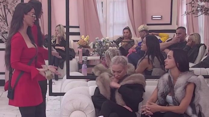 MOĆ U RUKAMA SLAĐE KRNJAJIĆ: Zadrugarka podelila budžete, otkrila koga najviše gotivi i iznenadila ukućane (VIDEO) – podela budžeta u Eliti