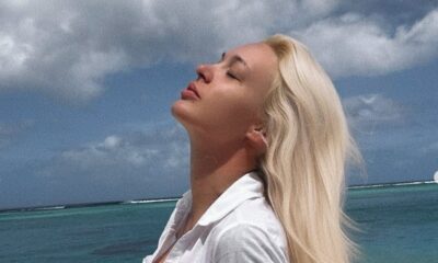 NOVA STRANA MARINE TOŠIĆ: Pevačica poređena sa Pamelom Anderson sada kreće u osvajanje Srbije, publika nestrpljivo čeka prvi potez (FOTO) – Marina Tošić u Srbiji