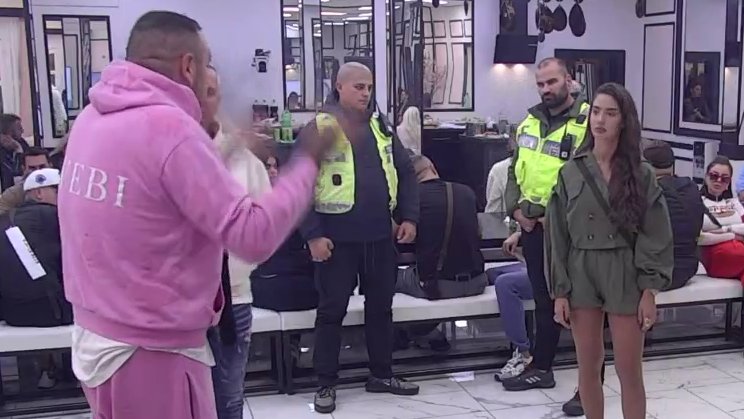 CAR IZGUBIO KONTROLU U IZBORU POTRČKA: Filip Car optužio Anđelu Đuričić da mu se meša u vezu sa Aneli, a zadrugari ostali bez reči (VIDEO) – Filip Car i Anđela Đuričić