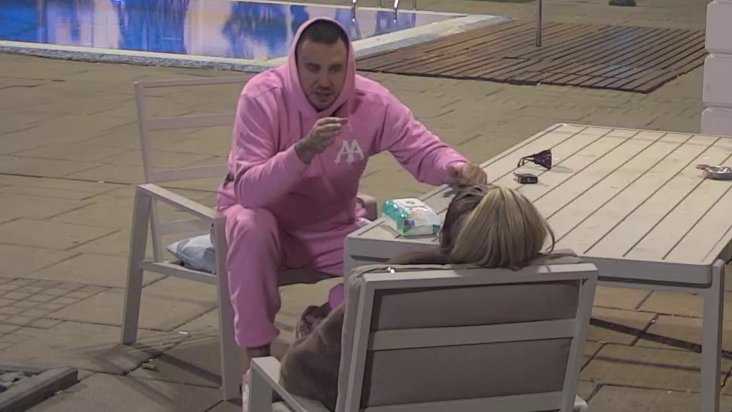 CAR NIJE SPUSTIO LOPTU POSLE SUKOBA: Aneli pokušala da ga smiri, Filip Car nastavio napad na Anđelu zbog Šestice (VIDEO) – Filip Car sukob sa Anđelom
