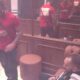 EMOCIJE U PUŠIONICI BELE KUĆE: Milan Popov otpevao 'Crno vino, crne oči', a Marko Stefanović potpuno se prepustio pesmi (VIDEO)
