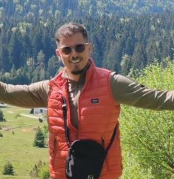 PIHTIJE RAZDELILE FANOVE: Milan Dinčić Dinča pokazao domaćinske veštine, tradicionalni specijalitet izazvao lavinu komentara (FOTO) – pihtije Dinča