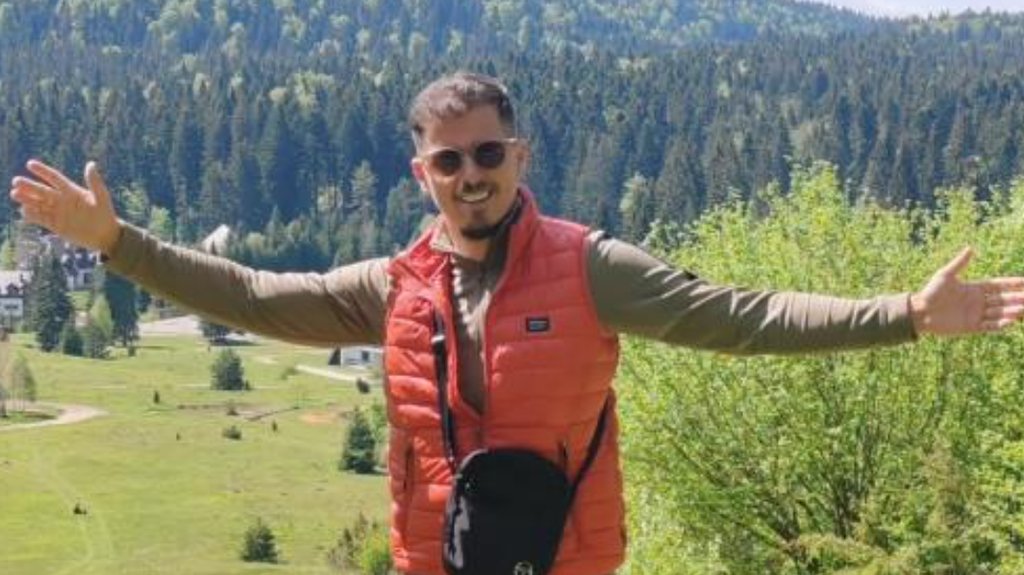 PIHTIJE RAZDELILE FANOVE: Milan Dinčić Dinča pokazao domaćinske veštine, tradicionalni specijalitet izazvao lavinu komentara (FOTO) – pihtije Dinča