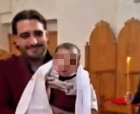 VELIKI PREOKRET U ŽIVOTU DARKA LAZIĆA: Pevač krstio kumče na praznik Svete Petke, slavlje obeležilo emotivne trenutke (FOTO) – krštenje kumčeta