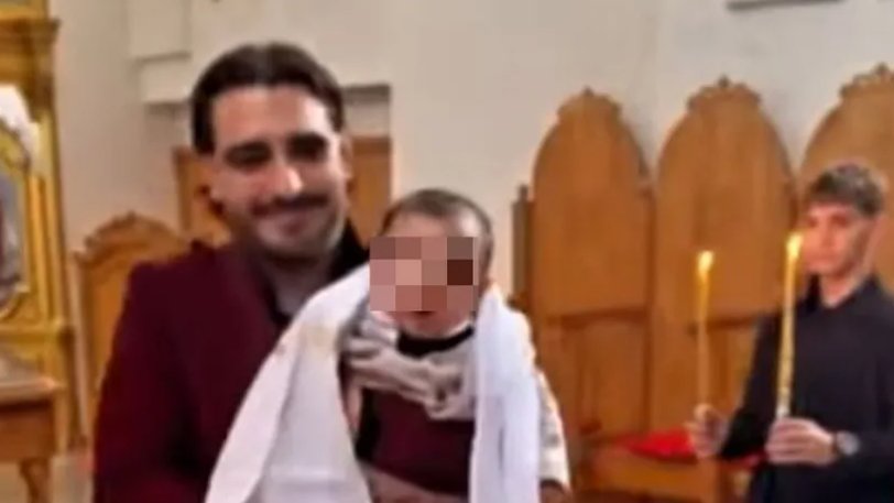 VELIKI PREOKRET U ŽIVOTU DARKA LAZIĆA: Pevač krstio kumče na praznik Svete Petke, slavlje obeležilo emotivne trenutke (FOTO) – krštenje kumčeta
