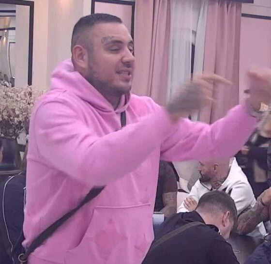 ŽESTOK OBRAČUN U BELOJ KUĆI: Filip Car napao Anđelu Đuričić pred svima, a u priču umešao i Đenoviće (VIDEO) – napad u Beloj kući