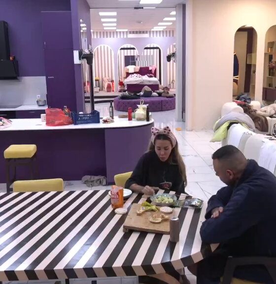 IDILA POSLE BURNE SEZONE: Aneli i Car uživaju kao pravi par, večera i poljupci obeležili veče u Eliti (VIDEO) – Aneli i Car u Eliti