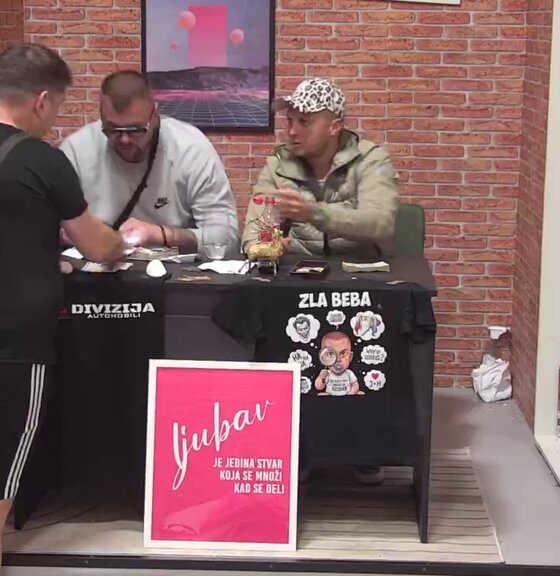 PREOKRET U BELOJ KUĆI: Janjuš i Karić smislili lažno pismo Velikog šefa za Jasenku, reakcije ne prestaju (VIDEO)