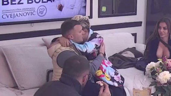 PREOKRET U ELITI: Stefan Karić zaboravlja stare sukobe i pruža podršku Urošu pred kamerama (VIDEO)