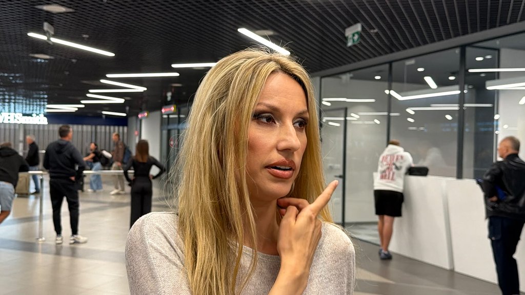 RADA MANOJLOVIĆ OTVORILA DUŠU O ZAVISNOSTI: Pevačica priznala borbu sa lekovima, otkrila kako je izgledao njen put do oporavka (FOTO) – zavisnost od lekova