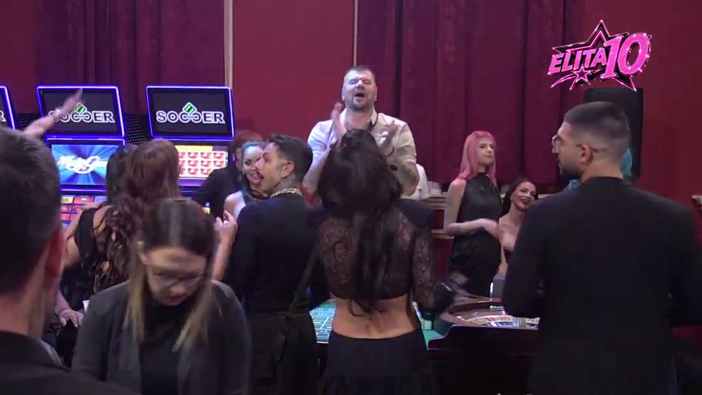 TOTALNI OBRT U KAZINU: Ljupka Stević i Vlada Vasić podigli žurku do usijanja, baladama dirnuli sve prisutne (VIDEO)
